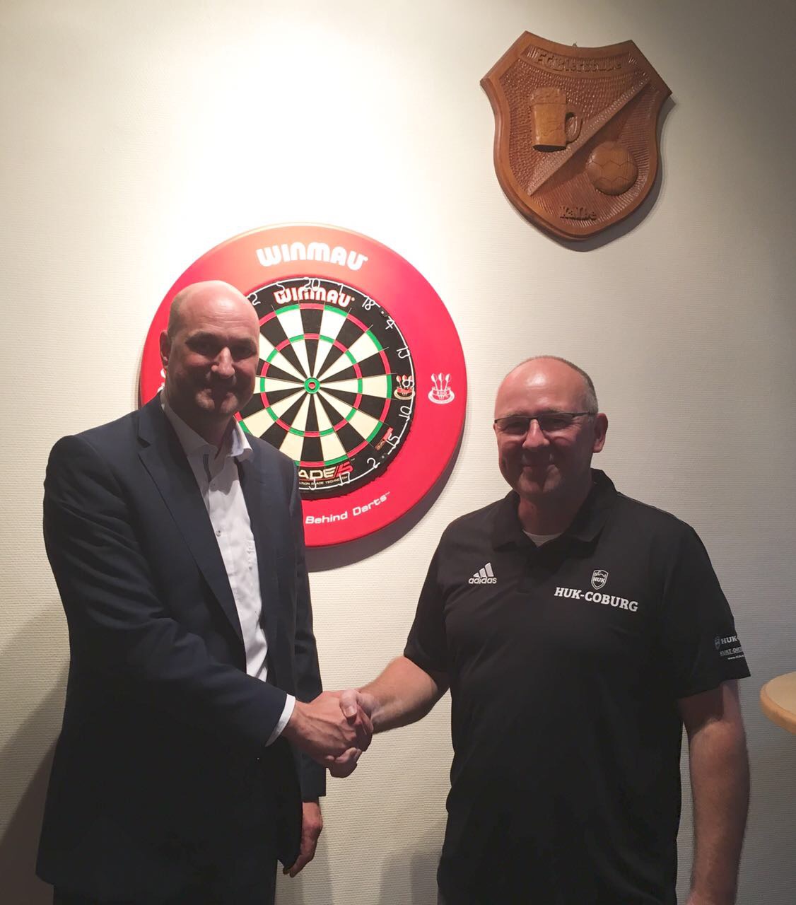 Dart – Volksbank Zeven sponsert 6 neue Dartboards